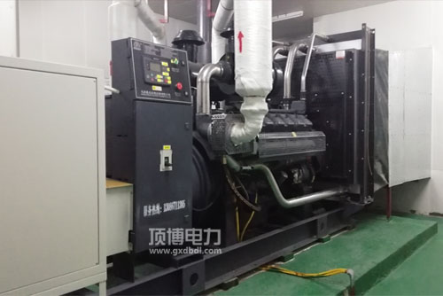 柴油發(fā)電機(jī)組增壓器的工作原理是咋樣的？