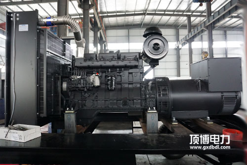 柴油發(fā)電機(jī)組部件機(jī)油濾清器如何拆換濾芯？