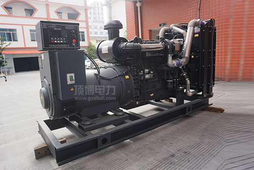 工業(yè)發(fā)電機組與家用選柴油發(fā)電機組還是天然氣、汽油