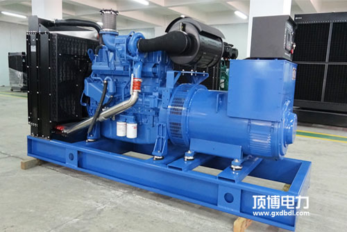 400kW柴油發(fā)電機(jī)組起動機(jī)運(yùn)轉(zhuǎn)無力，柴油機(jī)飛輪只能轉(zhuǎn)動半圈