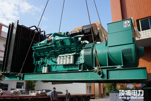 柴油發(fā)電機(jī)汽缸蓋為什么容易爆缸，大概有4個(gè)原因