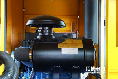 冷凍液中滲入機(jī)油，對發(fā)動(dòng)機(jī)汽缸有什么樣影響？